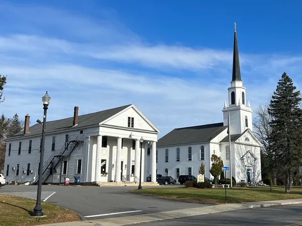 $875,000 | 16 Sycamore Drive, Holden, MA 01520