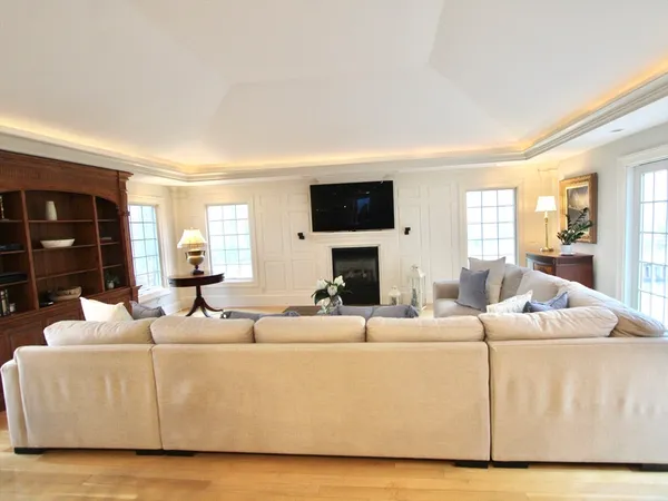 $875,000 | 16 Sycamore Drive, Holden, MA 01520