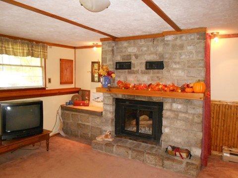 2241 Carmel Road North Newburgh, ME 04444 - Photo 25 of 35 Den/Family/Great Room.