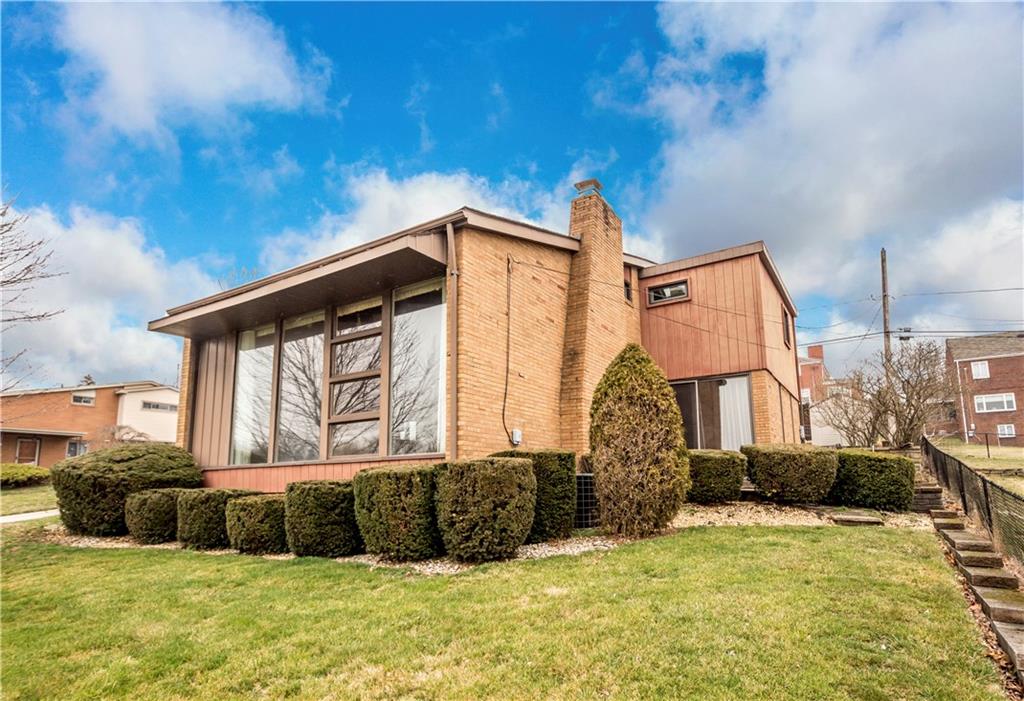 4803 Girard Road Pittsburgh, PA 15227 - Photo 4 of 25 Gallery Image 4