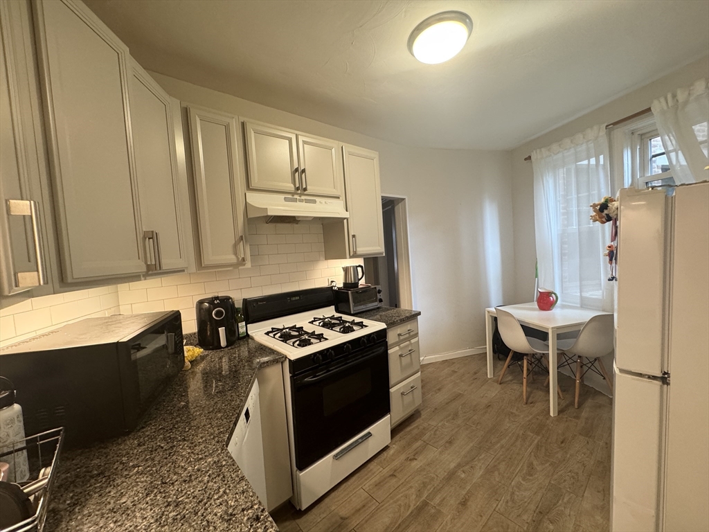 130 Sutherland Road, Unit 4 Boston, MA 02135 - Photo 6 of 9