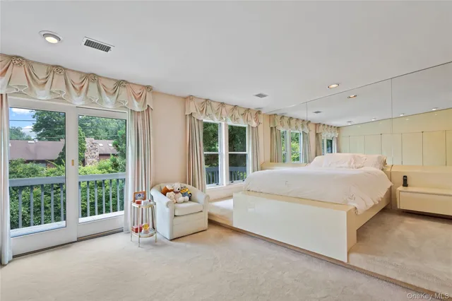 $1,655,000 | 35 Tiffany Circle, Manhasset, NY 11030