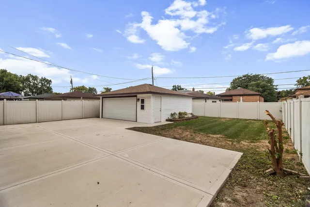 $399,000 | 10720 Lamon Avenue, Oak Lawn, IL 60453