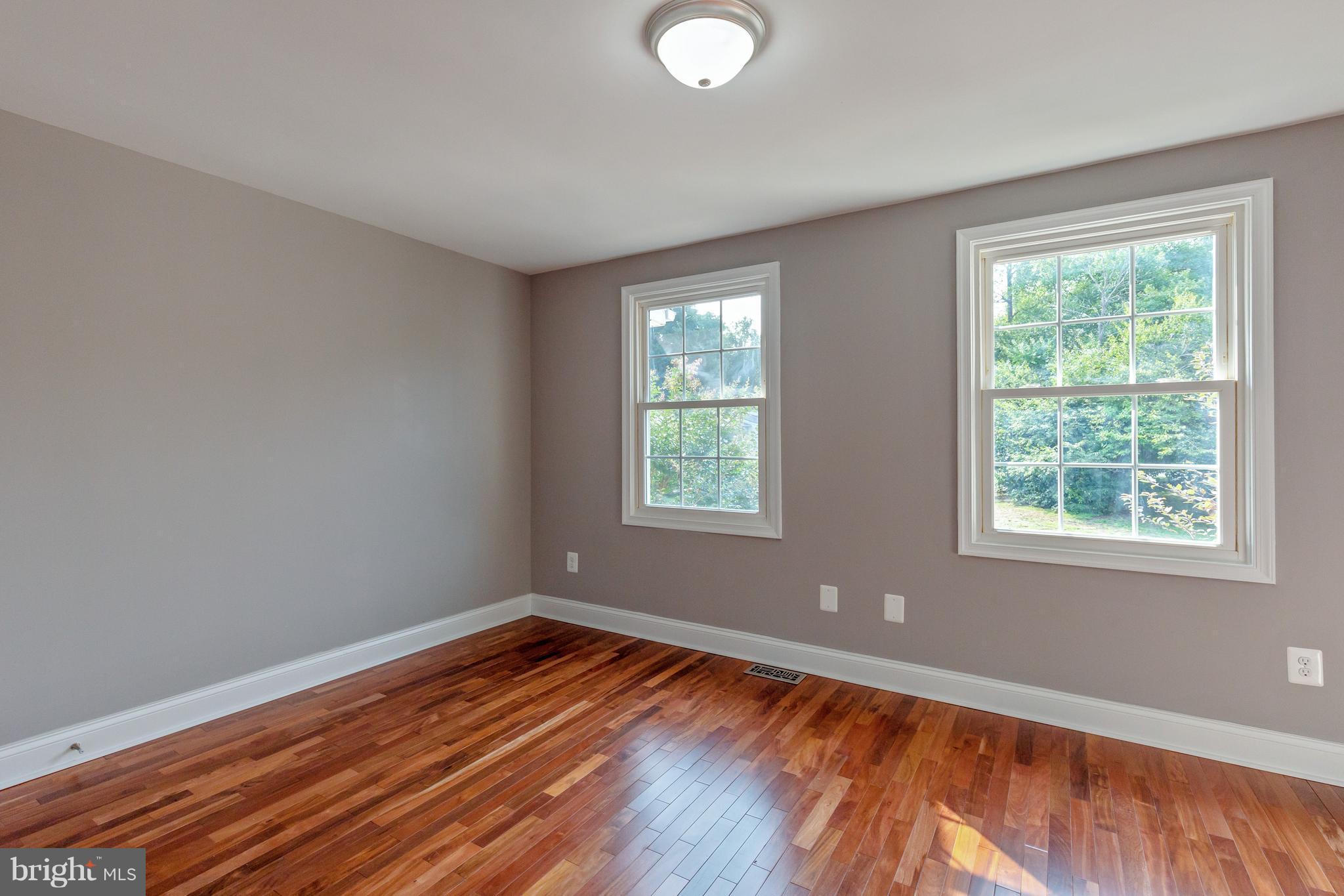 8038 Grandview Court Springfield, VA 22153 - Photo 15 of 30 Bath (Master)