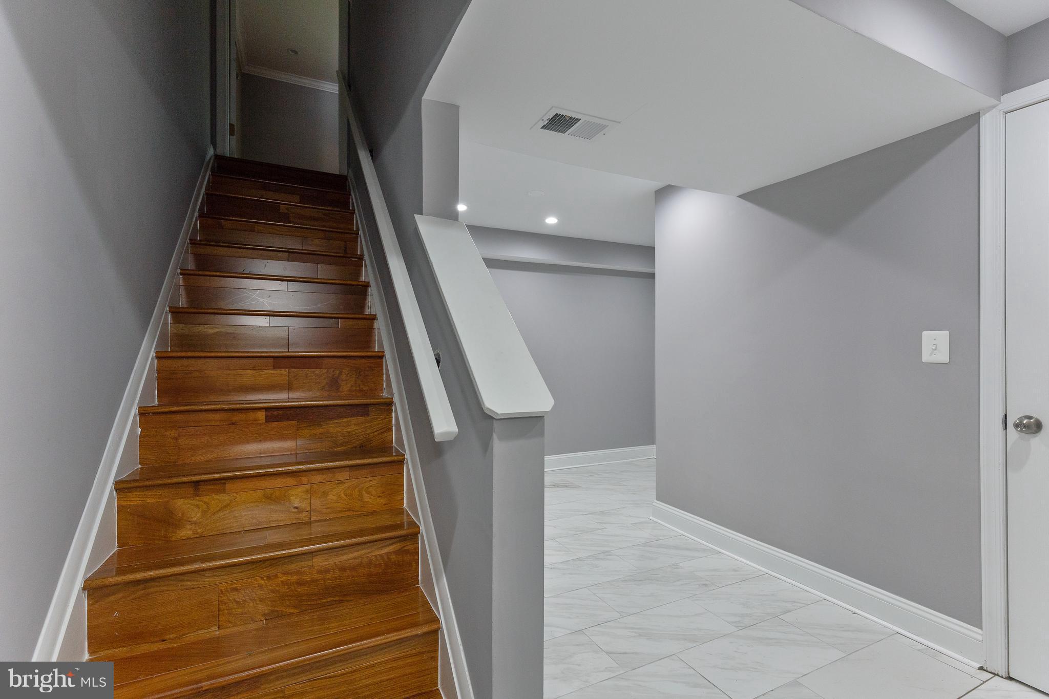 8038 Grandview Court Springfield, VA 22153 - Photo 21 of 30 Hardwood Stairs
