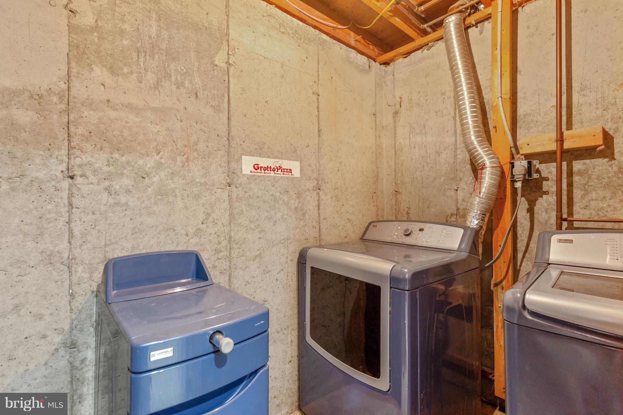 8038 Grandview Court Springfield, VA 22153 - Photo 26 of 30 Laundry