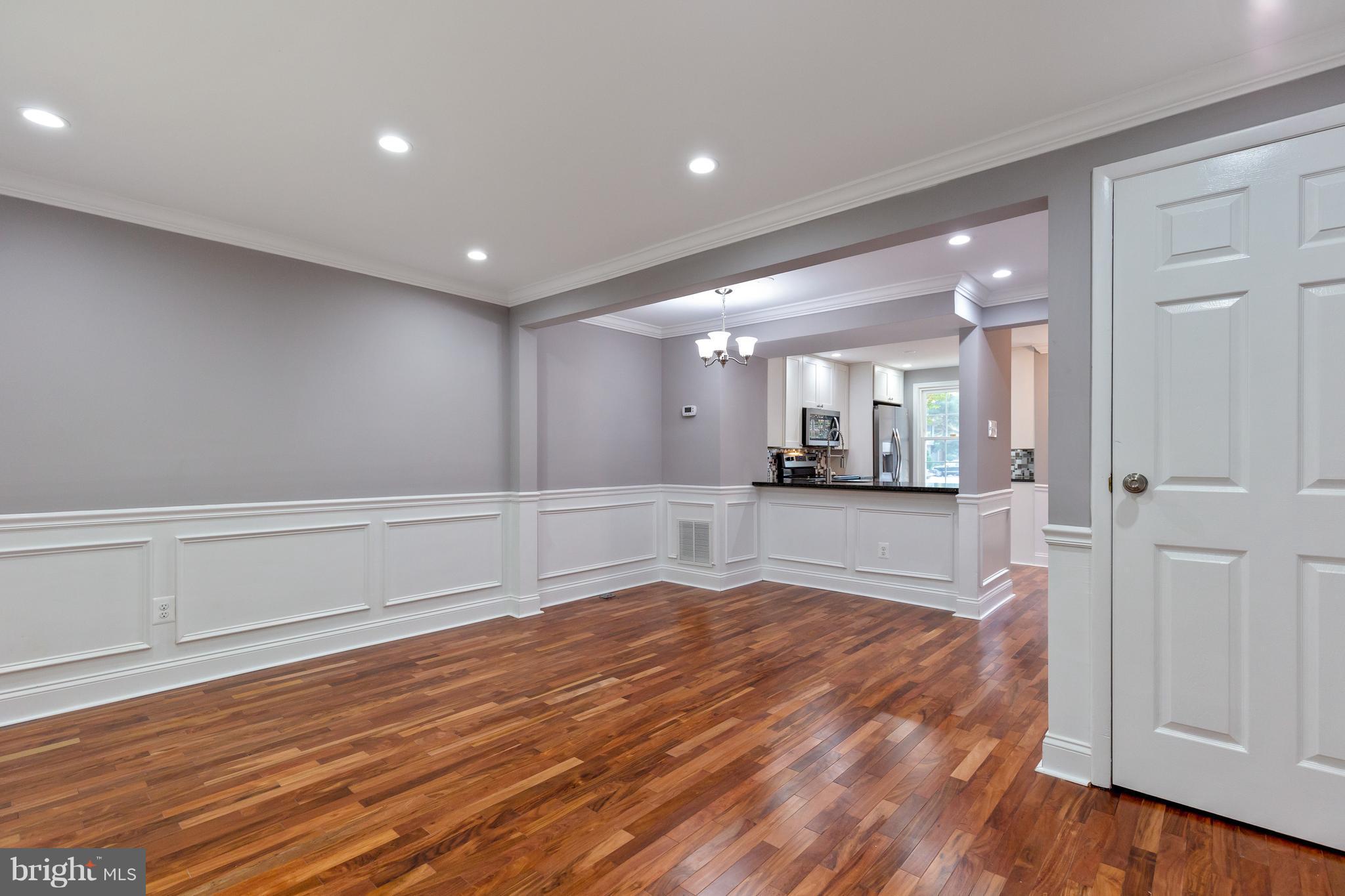 8038 Grandview Court Springfield, VA 22153 - Photo 6 of 30 Living Room