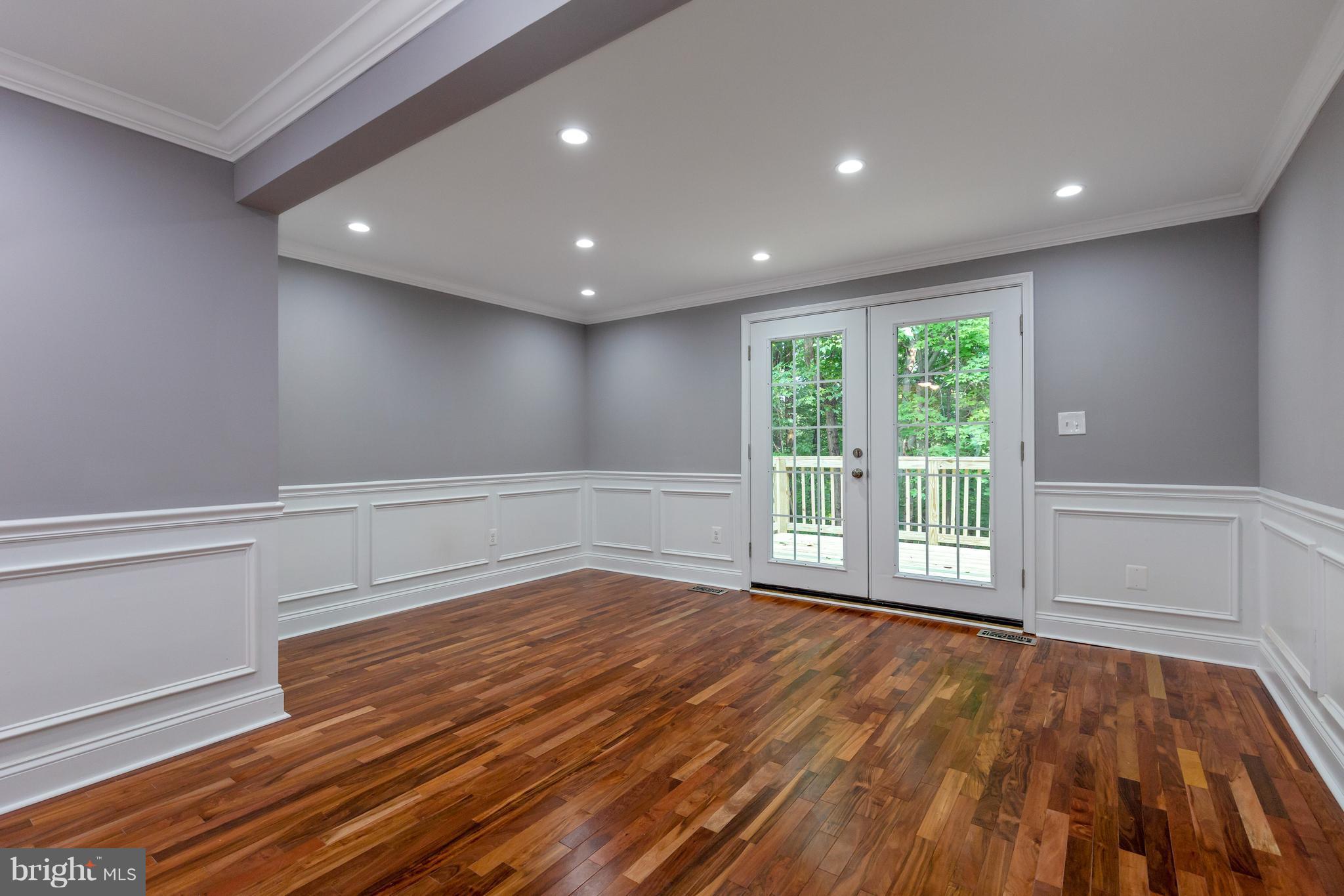 8038 Grandview Court Springfield, VA 22153 - Photo 9 of 30 Living Room