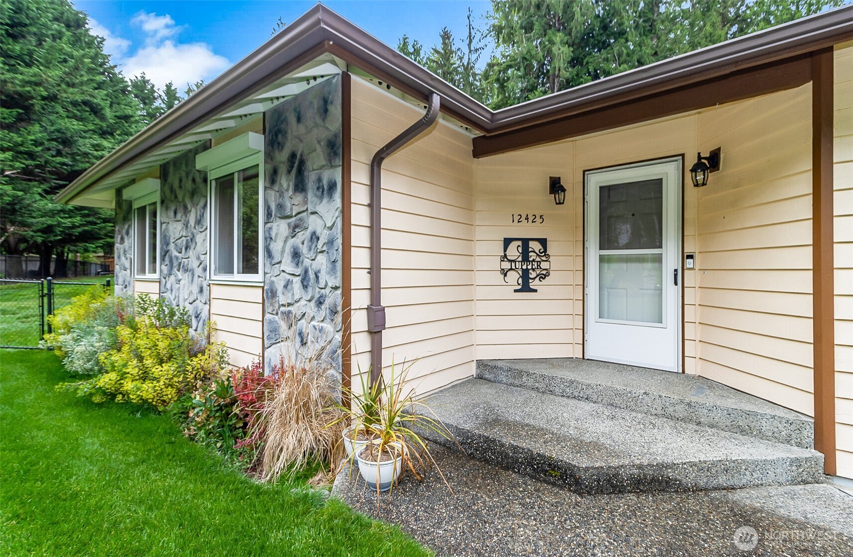 12425 182nd Avenue Southeast Snohomish, WA 98290 - Photo 3 of 40 Gallery Image 3