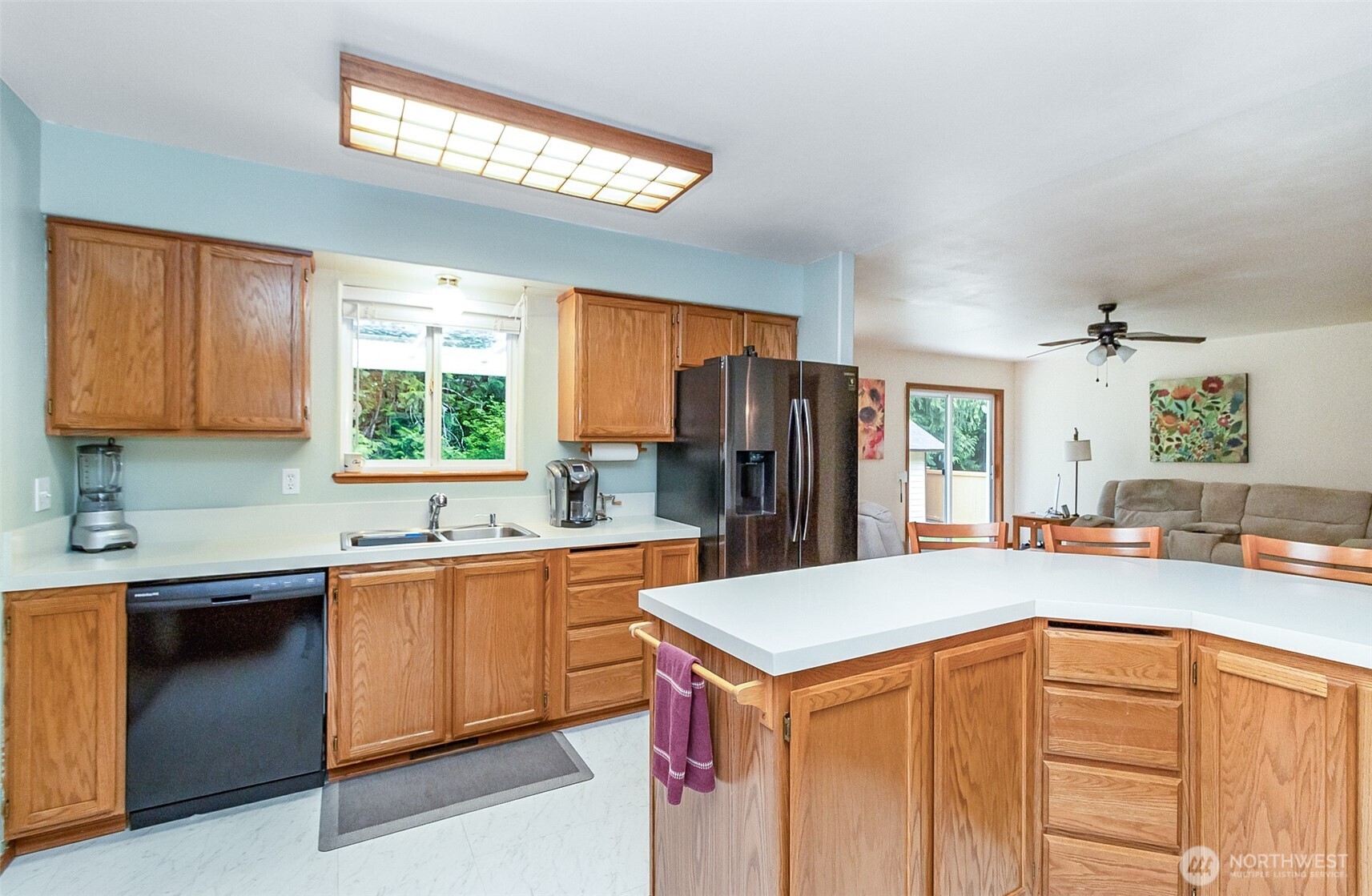 12425 182nd Avenue Southeast Snohomish, WA 98290 - Photo 6 of 40 Gallery Image 6