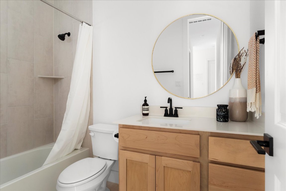 482 Running Bird Road Austin, TX 78737 - Photo 32 of 38 Full bathroom with vanity.