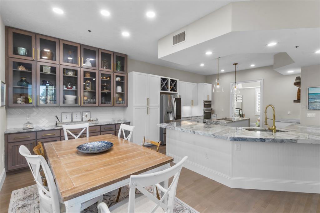 515 Forest Way Longboat Key, FL 34228 - Photo 15 of 53