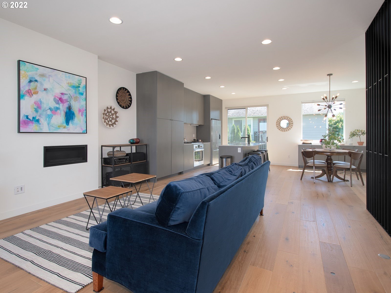 2622 North Rosa Parks Way Portland, OR 97217 - Photo 16 of 28 Living Room