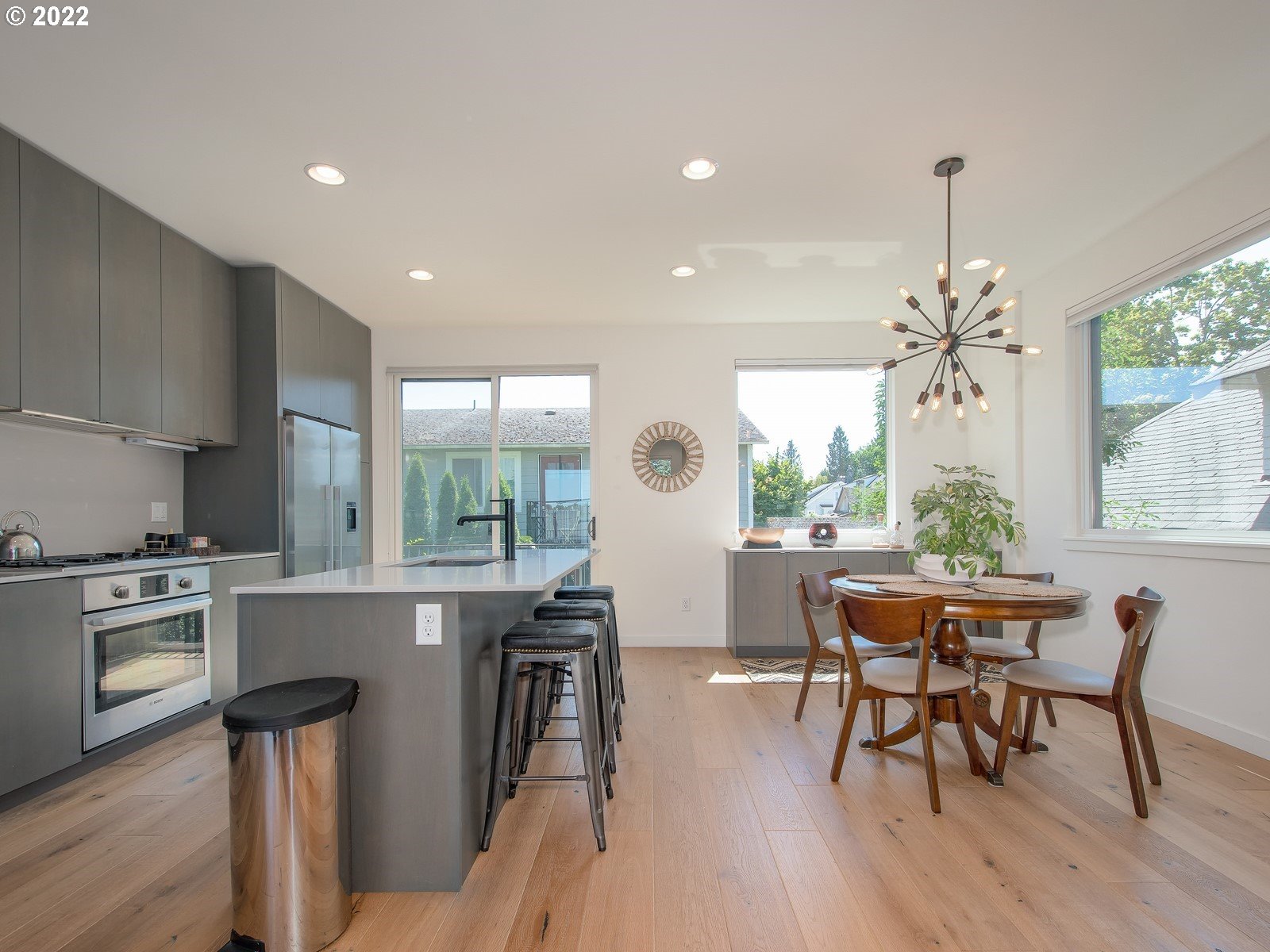 2622 North Rosa Parks Way Portland, OR 97217 - Photo 8 of 28 Kitchen/Dining Room