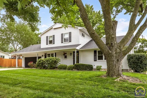 $340,000 | 3208 Southwest College Avenue, Topeka, KS 66611
