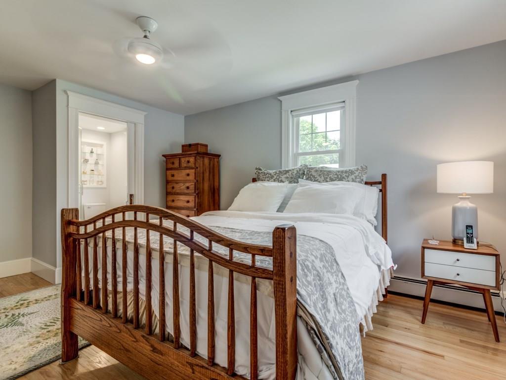 18 Hunts Point Road Cape Elizabeth, ME 04107 - Photo 27 of 34 Master bedroom with master bath