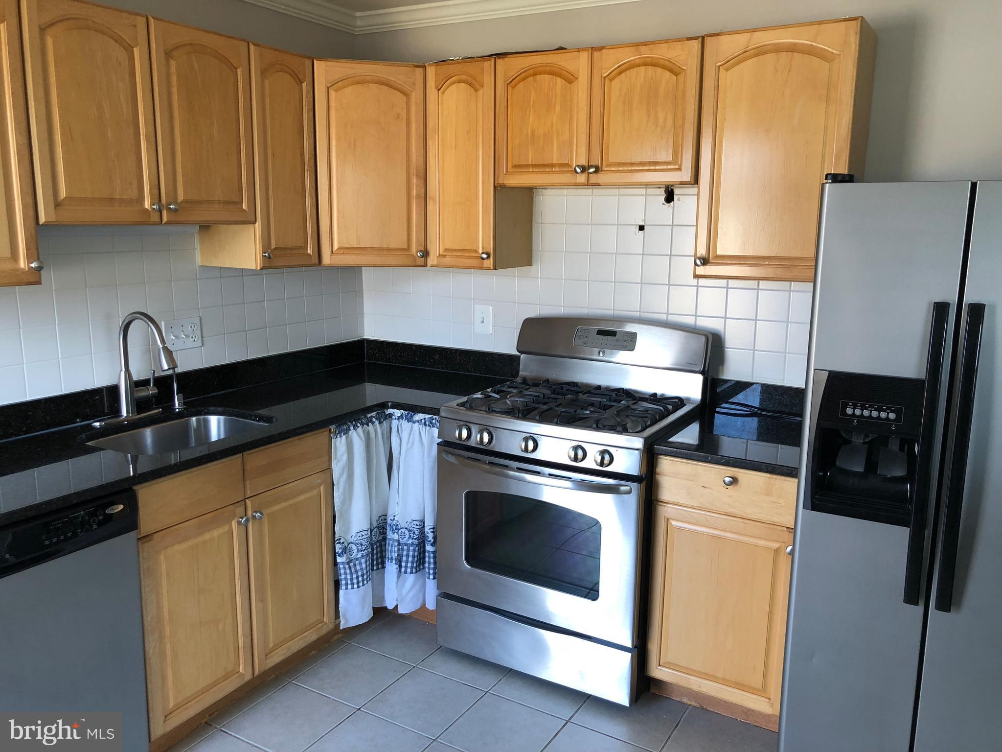 119 North Cypress Road Sterling, VA 20164 - Photo 15 of 28 Kitchen