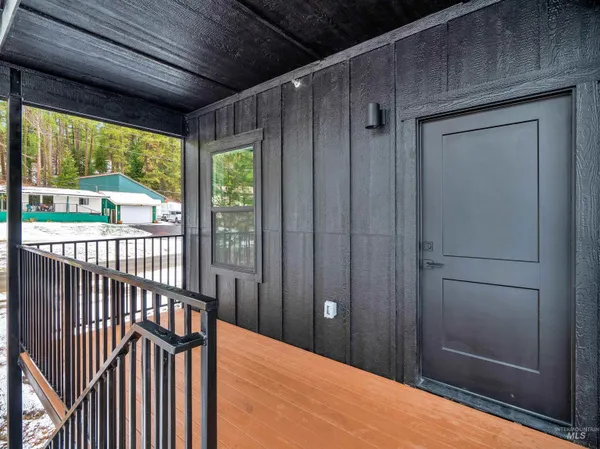 $1,249,000 | 32 Blk 1 Raven Loop, Cascade, ID 83611