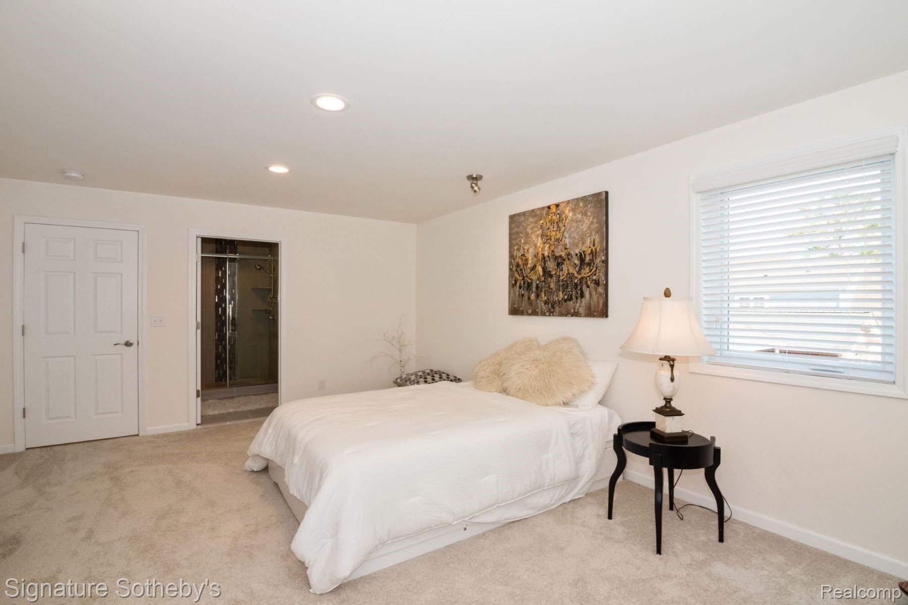 135 Glendale Avenue Rochester, MI 48307 - Photo 29 of 47 79.jpg