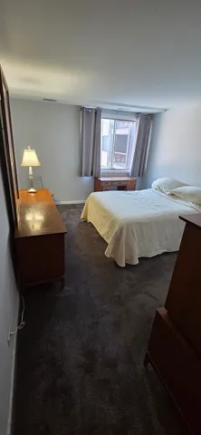 $179,900 | 450 Raintree Court, Unit 2M, Glen Ellyn, IL 60137