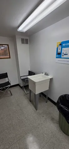 $179,900 | 450 Raintree Court, Unit 2M, Glen Ellyn, IL 60137