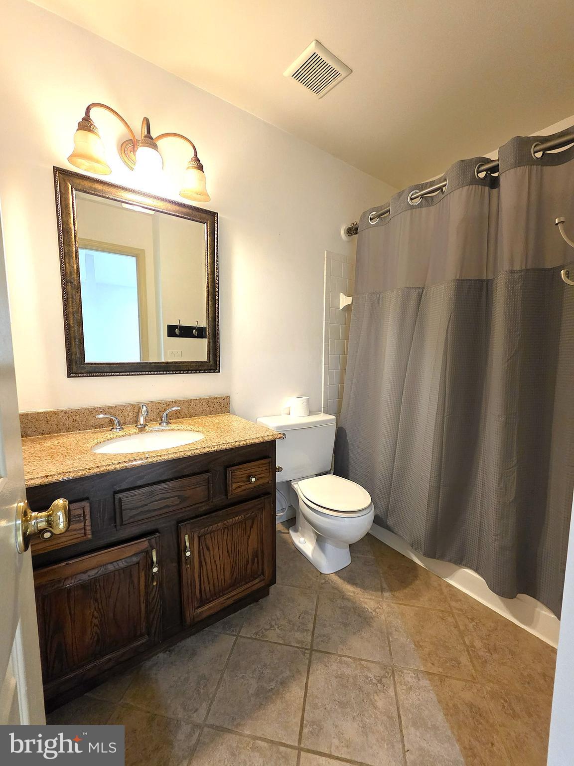 6626 Cypress Point Road Alexandria, VA 22312 - Photo 18 of 25 Bathroom #2