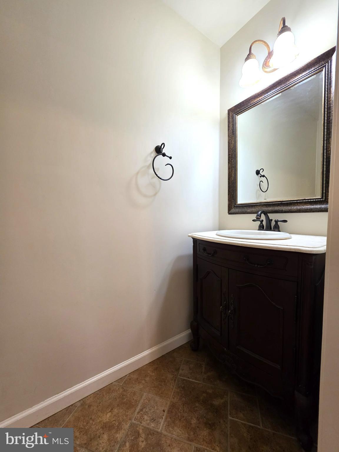 6626 Cypress Point Road Alexandria, VA 22312 - Photo 8 of 25 Half bath mail level