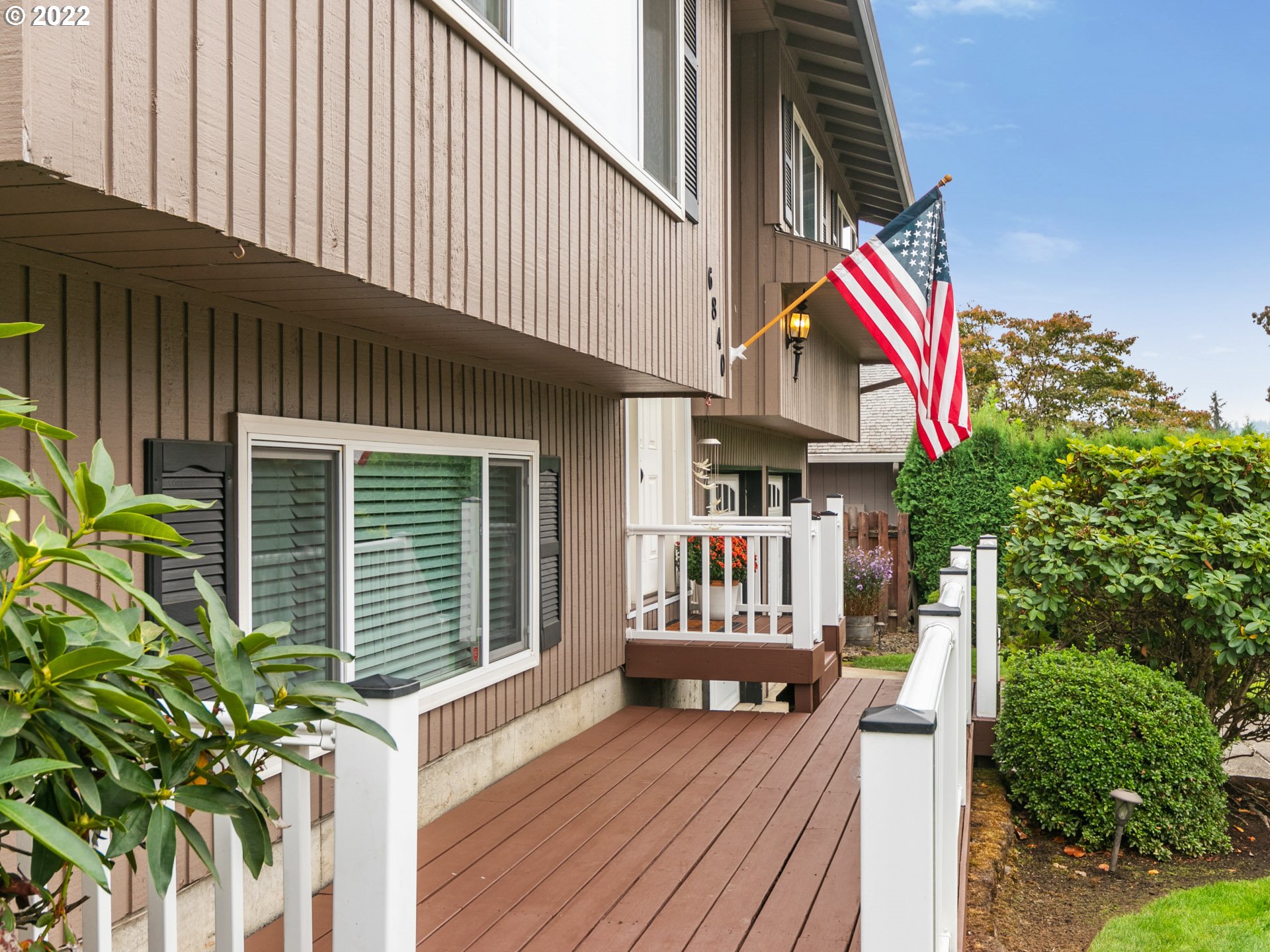 6840 Angus Way Gladstone, OR 97027 - Photo 2 of 32 Porch