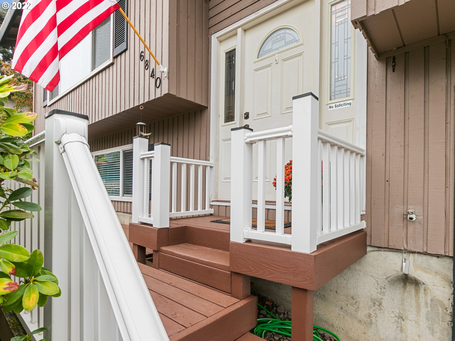 6840 Angus Way Gladstone, OR 97027 - Photo 3 of 32 Porch