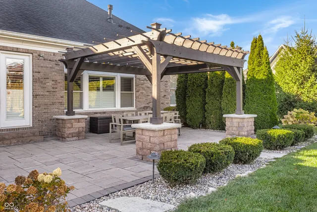 $1,285,000 | 11552 Willow Bend Drive, Zionsville, IN 46077