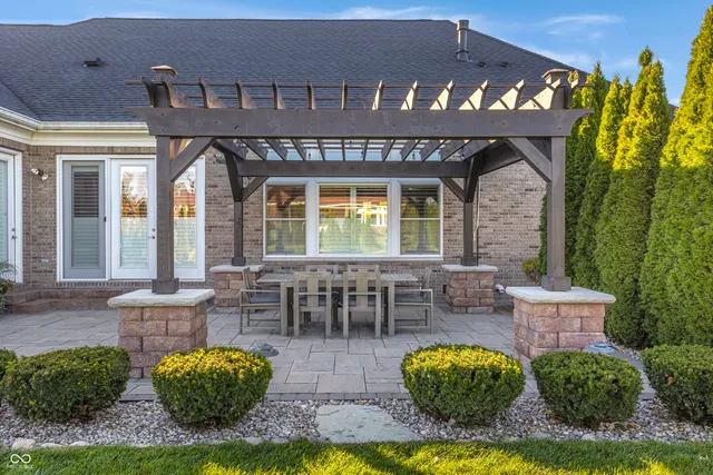 $1,285,000 | 11552 Willow Bend Drive, Zionsville, IN 46077