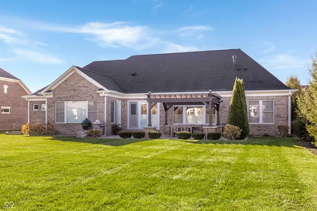 $1,285,000 | 11552 Willow Bend Drive, Zionsville, IN 46077