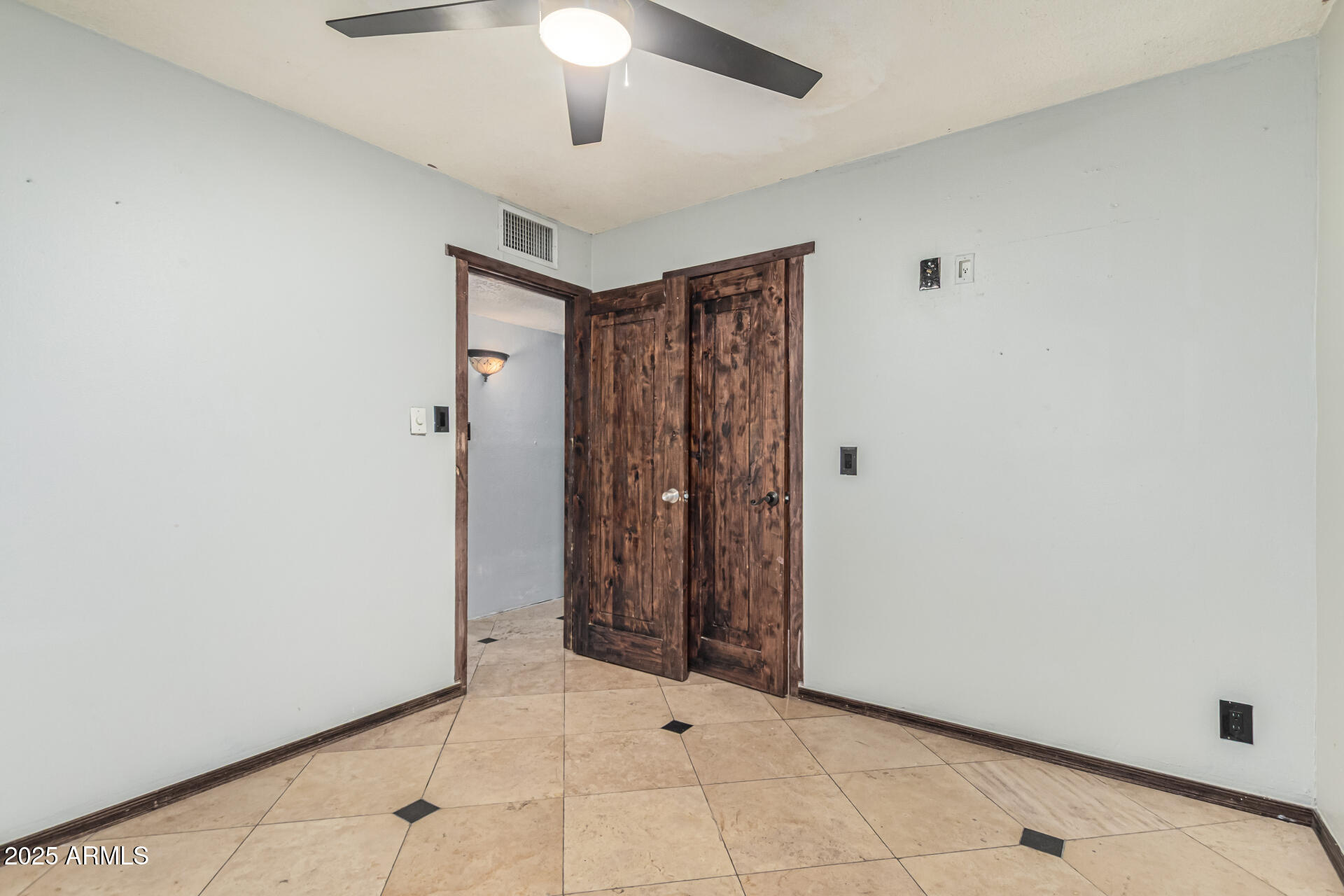 3812 West Thomas Road Phoenix, AZ 85019 - Photo 23 of 35 a view of an empty room