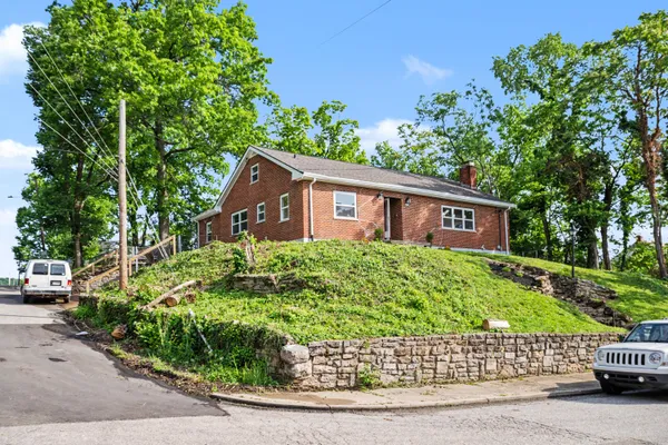 $359,900 | 504 Hawthorne Street, Covington, KY 41014