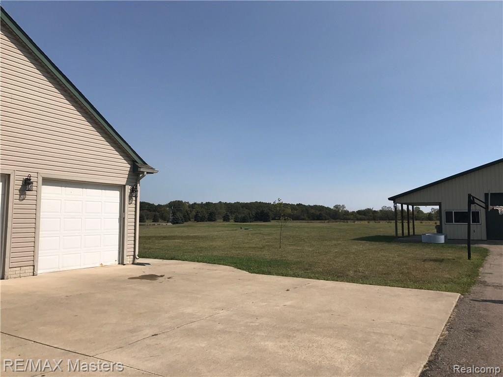 8898 Armstrong Road Newport, MI 48166 - Photo 36 of 42 20170916_160443408_iOS.jpg
