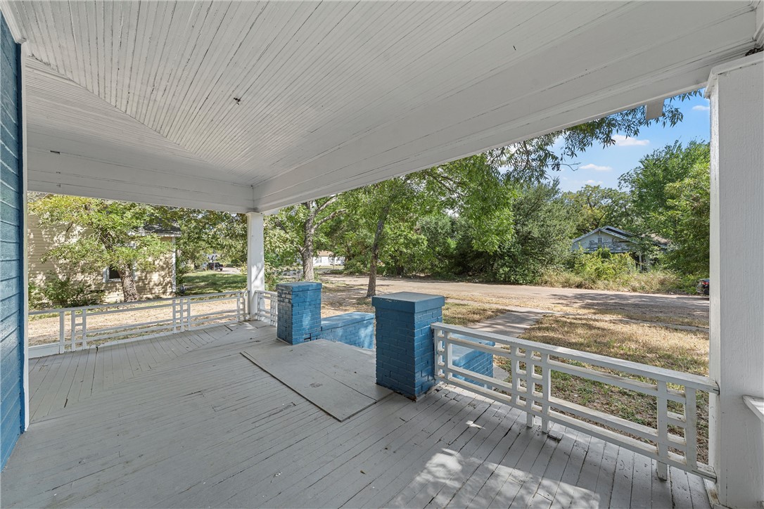 433 Chambers Street Marlin, TX 76661 - Photo 2 of 26