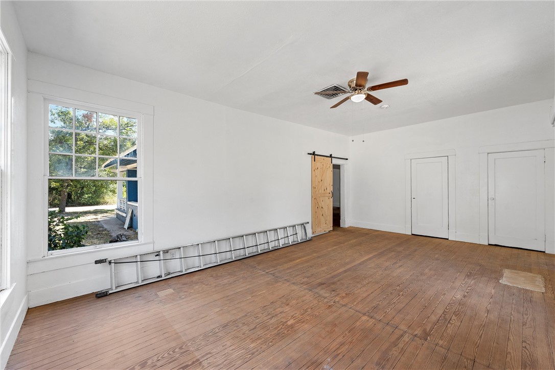 433 Chambers Street Marlin, TX 76661 - Photo 8 of 26