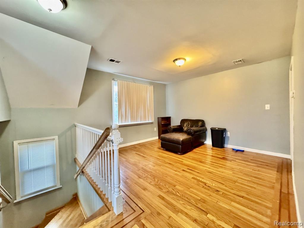 7583 Henry Street Center Line, MI 48015 - Photo 14 of 20