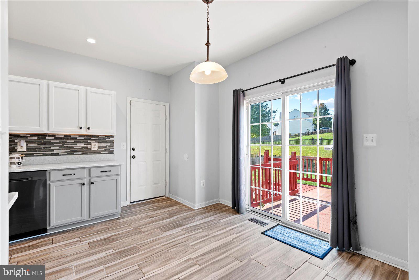 6413 Hot Spring Lane Fredericksburg, VA 22407 - Photo 11 of 39 Entrance to garage-eat in area