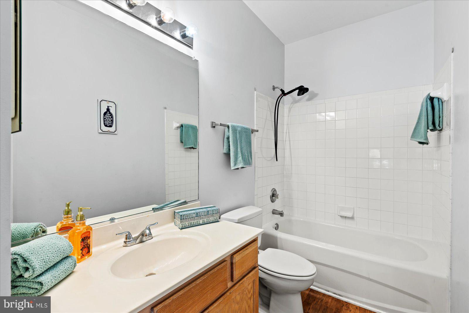 6413 Hot Spring Lane Fredericksburg, VA 22407 - Photo 23 of 39 Upper level shared bath