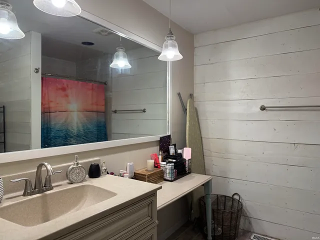 $219,900 | 612 17th Street, Bedford, IN 47421