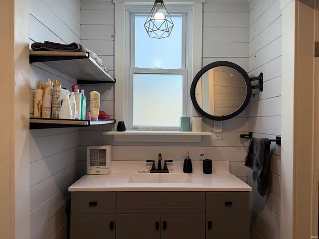 $219,900 | 612 17th Street, Bedford, IN 47421