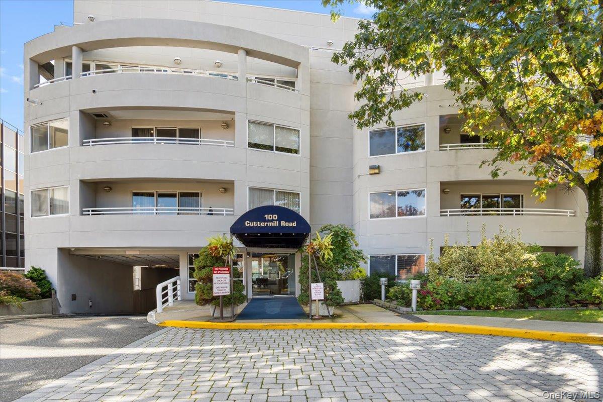 100 Cutter Mill Road, Unit 3F Great Neck, NY 11021 - Photo 3 of 33 a view of a house with swimming pool