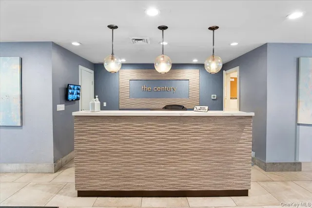 $4,600 | 100 Cutter Mill Road, Unit 3F, Great Neck, NY 11021