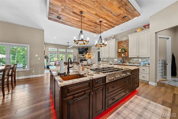 $2,100,000 | 32 Taylors Way, Foristell, MO 63348