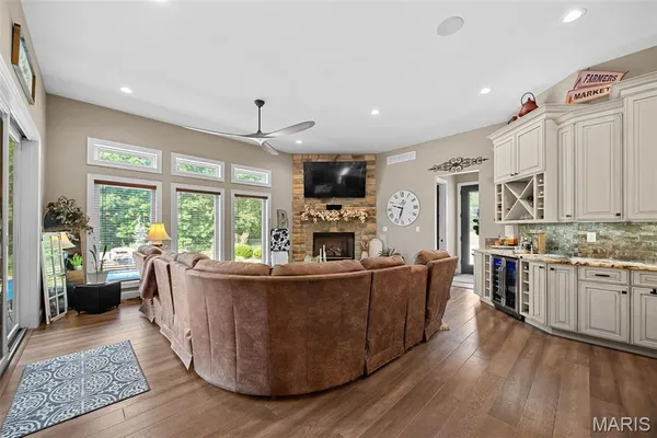 $2,100,000 | 32 Taylors Way, Foristell, MO 63348