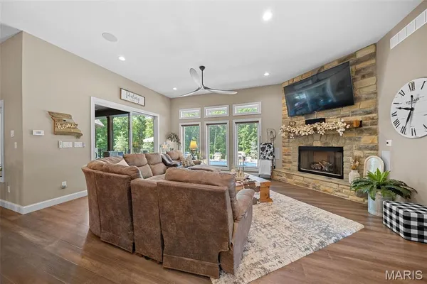 $2,100,000 | 32 Taylors Way, Foristell, MO 63348