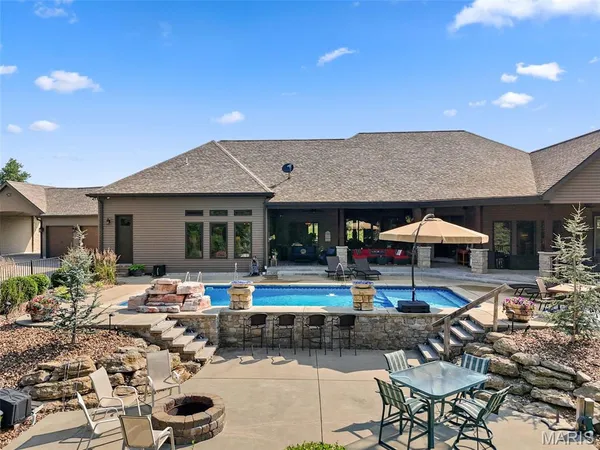 $2,100,000 | 32 Taylors Way, Foristell, MO 63348