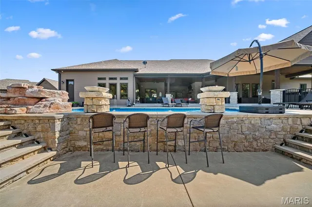 $2,100,000 | 32 Taylors Way, Foristell, MO 63348