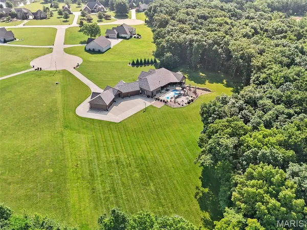 $2,100,000 | 32 Taylors Way, Foristell, MO 63348